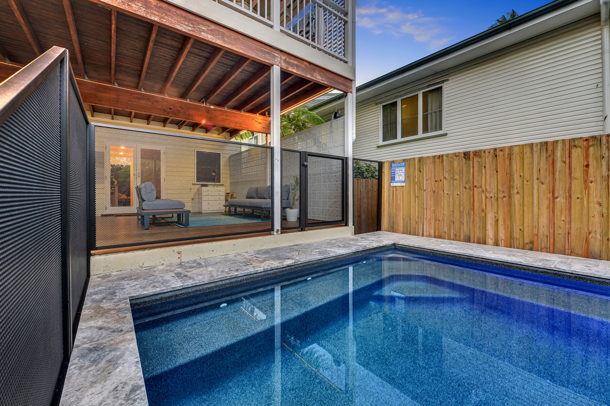 Infinity pool edge fencing in matt black, Queensland